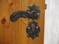 Senovinė durų rankena su užraktu